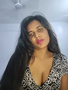 cute radhikaa online show from 06/14/26, 07:53