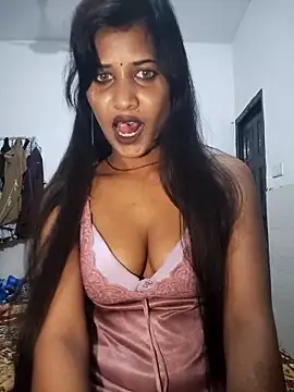cute radhikaa online show from 11/04/25, 01:59