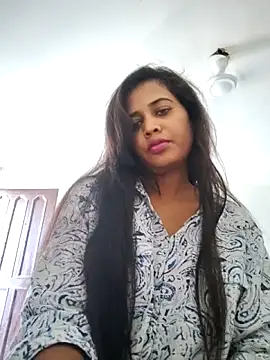cute radhikaa online show from 04/18/26, 09:55
