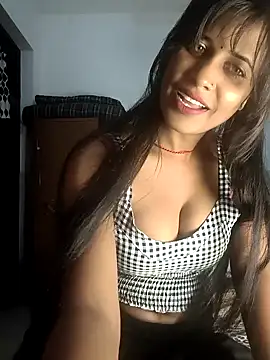 cute radhikaa online show from 10/17/25, 05:37