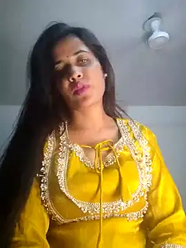 cute radhikaa online show from 04/17/26, 08:11