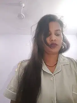 cute radhikaa online show from 06/18/26, 10:42