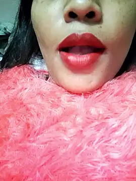 Snapshot of cute_radhikaa chatting on 12/22/25, 06:41 cute radhikaa online show from 12/22/25, 06:41