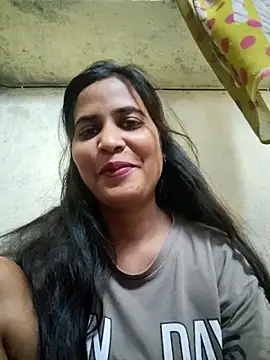 cute radhikaa online show from 05/16/26, 06:34