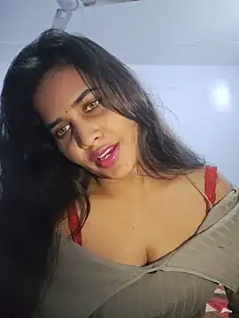 cute radhikaa online show from 06/16/26, 10:15