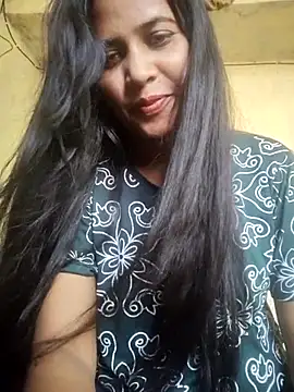 cute radhikaa online show from 05/10/26, 12:09
