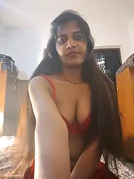 cute radhikaa online show from 10/21/25, 12:00