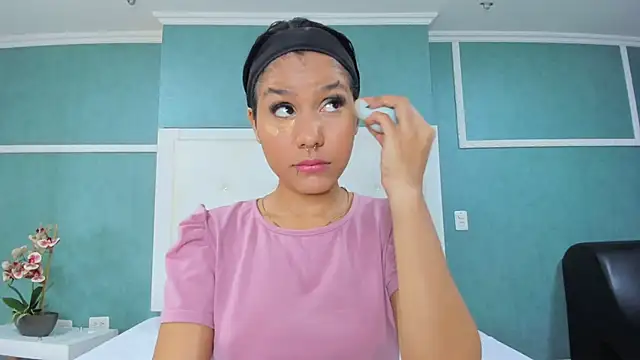 Snapshot of ania_gomez chatting on 09/15/25, 09:37 ania gomez online show from 09/15/25, 09:37