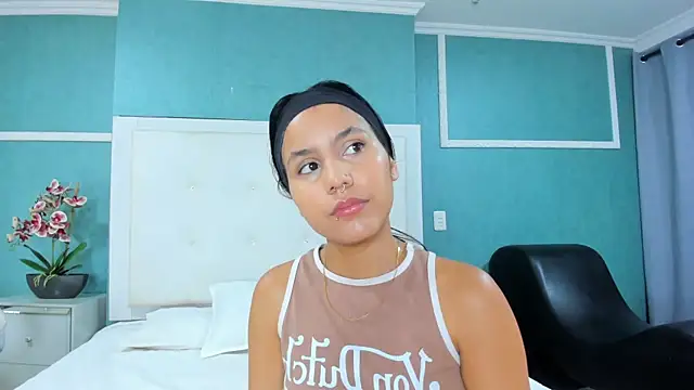 ania gomez online show from 11/25/25, 03:56