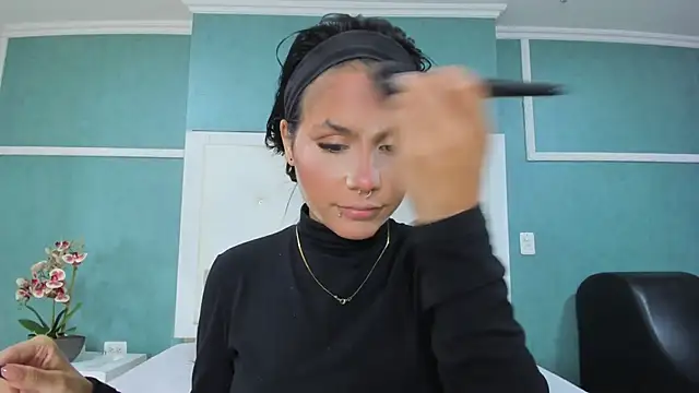 Snapshot of ania_gomez chatting on 09/18/25, 10:57 ania gomez online show from 09/18/25, 10:57