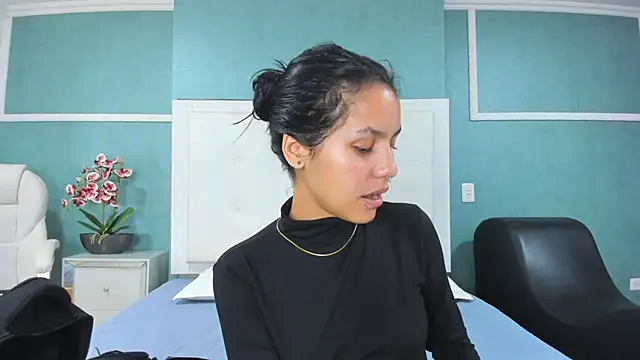 ania gomez online show from 12/03/25, 02:38