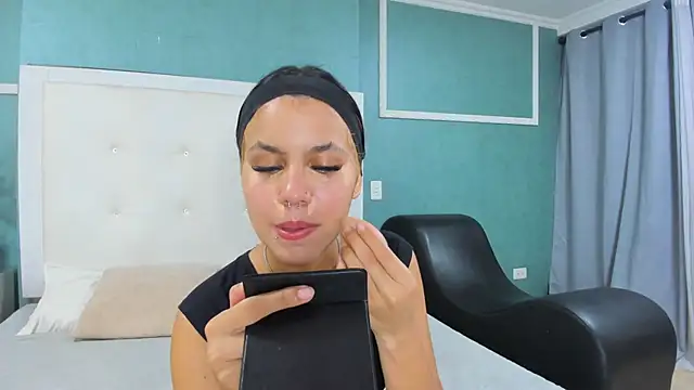 ania gomez online show from 12/14/25, 02:00