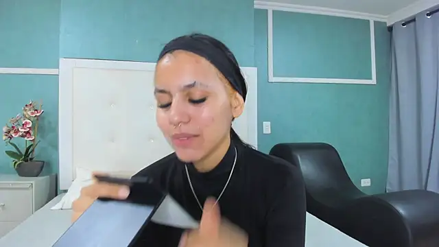 ania gomez online show from 12/17/25, 02:22