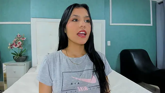 ania gomez online show from 11/18/25, 03:15