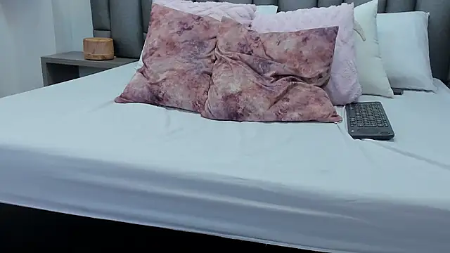 Snapshot of ZoeKrug chatting on 02/26/26, 12:16 ZoeKrug online show from 02/26/26, 12:16