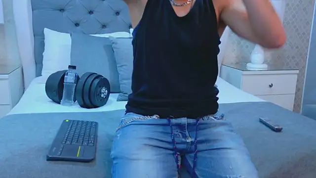 Snapshot of ZoeKrug chatting on 11/03/25, 11:58 ZoeKrug online show from 11/03/25, 11:58