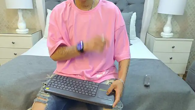 ZoeKrug online show from 10/13/25, 11:56