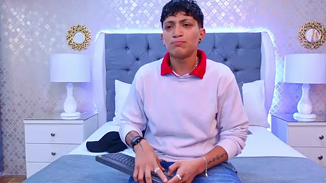 Snapshot of ZoeKrug chatting on 11/29/25, 11:32 ZoeKrug online show from 11/29/25, 11:32