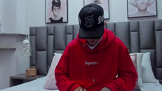 Snapshot of ZoeKrug chatting on 02/27/26, 12:16 ZoeKrug online show from 02/27/26, 12:16