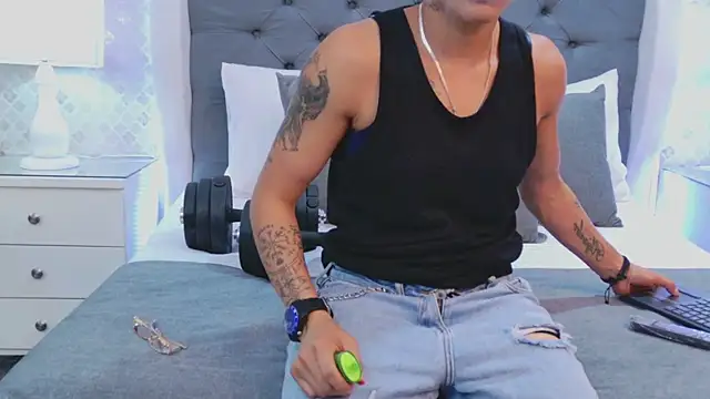 Snapshot of ZoeKrug chatting on 01/18/26, 03:21 ZoeKrug online show from 01/18/26, 03:21