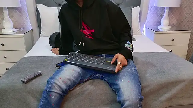 Snapshot of ZoeKrug chatting on 12/22/25, 07:25 ZoeKrug online show from 12/22/25, 07:25