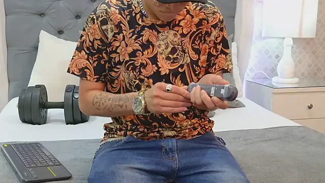 Snapshot of ZoeKrug chatting on 11/13/25, 11:58 ZoeKrug online show from 11/13/25, 11:58