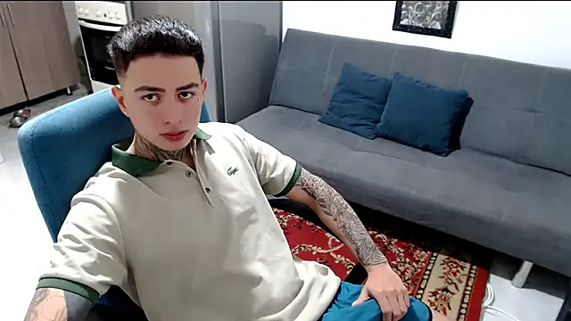 Snapshot of santii_ss chatting on 01/12/26, 01:40 santii ss online show from 01/12/26, 01:40