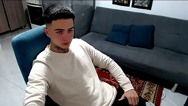 Snapshot of santii_ss chatting on 01/11/26, 12:17 santii ss online show from 01/11/26, 12:17