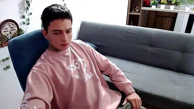 Snapshot of santii_ss chatting on 04/05/26, 02:46 santii ss online show from 04/05/26, 02:46