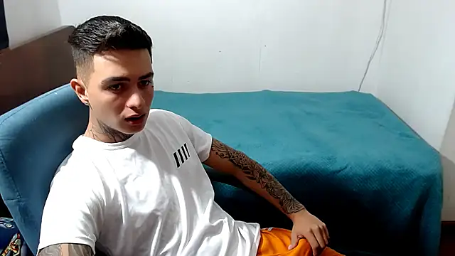 santii ss online show from 09/29/25, 11:32