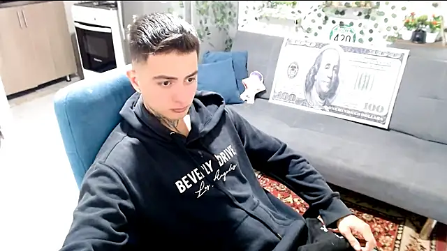 Snapshot of santii_ss chatting on 02/11/26, 01:05 santii ss online show from 02/11/26, 01:05