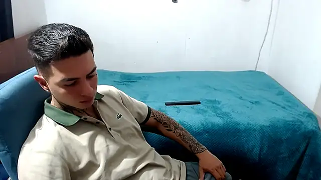 santii ss online show from 10/04/25, 02:13