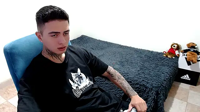 santii ss online show from 10/21/25, 12:43