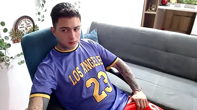 Snapshot of santii_ss chatting on 03/30/26, 12:12 santii ss online show from 03/30/26, 12:12