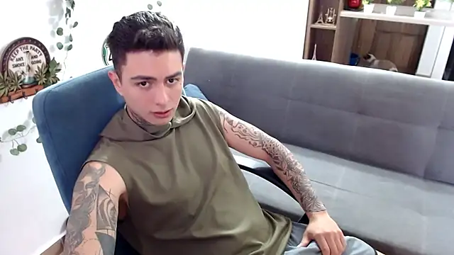 Snapshot of santii_ss chatting on 03/31/26, 03:03 santii ss online show from 03/31/26, 03:03