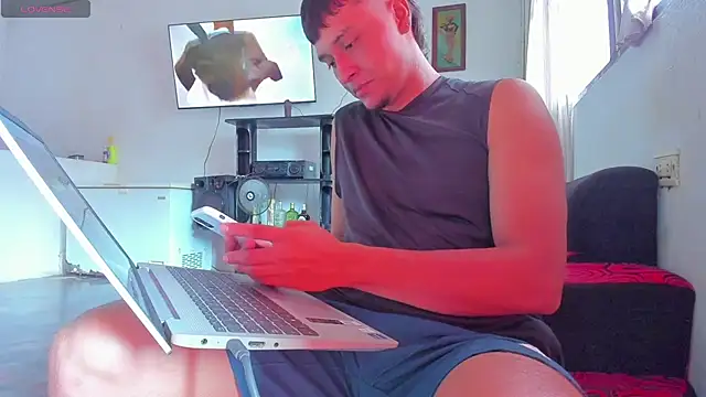 Snapshot of hot_boy_04 chatting on 07/19/26, 03:42 hot boy 04 online show from 07/19/26, 03:42