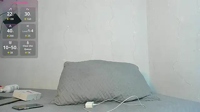 hot boy 04 online show from 11/14/25, 12:53