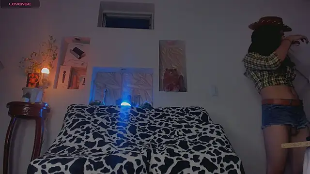 Chloe cooperr online show from 10/07/25, 02:12