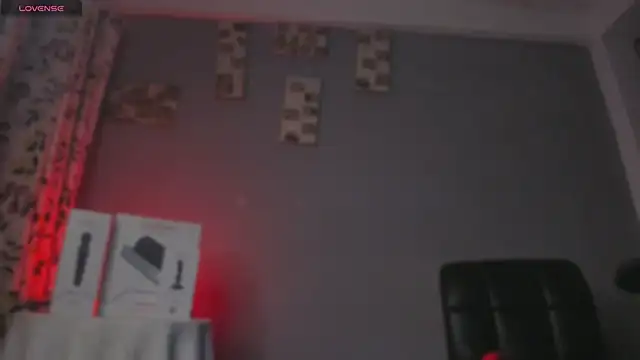 Chloe cooperr online show from 11/05/25, 01:31