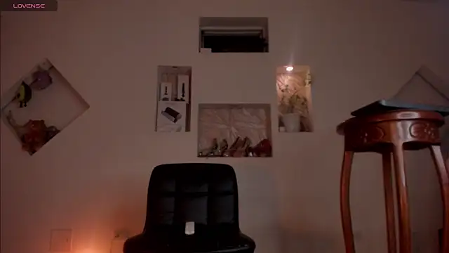 Chloe cooperr online show from 10/26/25, 09:10