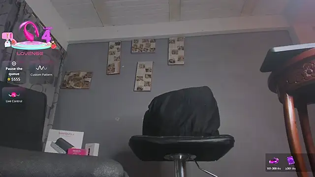 Chloe cooperr online show from 11/01/25, 09:25