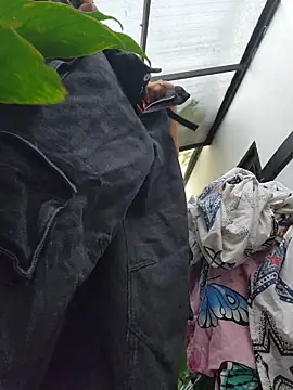 Snapshot of Yessica_Lopezz chatting on 10/21/25, 12:59 Yessica Lopezz online show from 10/21/25, 12:59