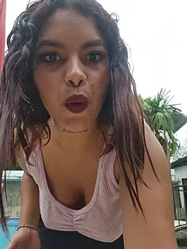 Snapshot of Yessica_Lopezz chatting on 06/19/26, 11:49 Yessica Lopezz online show from 06/19/26, 11:49