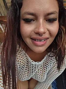 Snapshot of Yessica_Lopezz chatting on 04/26/26, 01:52 Yessica Lopezz online show from 04/26/26, 01:52