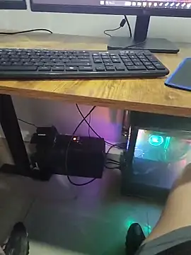 Snapshot of Yessica_Lopezz chatting on 10/16/25, 01:08 Yessica Lopezz online show from 10/16/25, 01:08