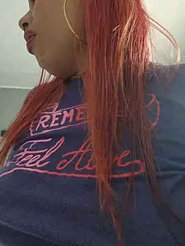 Snapshot of Yessica_Lopezz chatting on 10/25/25, 12:39 Yessica Lopezz online show from 10/25/25, 12:39