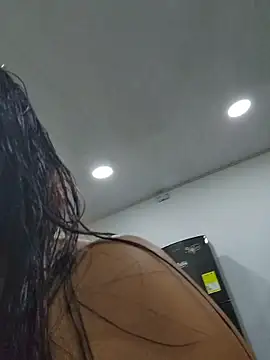 Snapshot of Yessica_Lopezz chatting on 11/14/25, 12:20 Yessica Lopezz online show from 11/14/25, 12:20