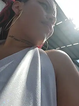 Snapshot of Yessica_Lopezz chatting on 11/01/25, 02:22 Yessica Lopezz online show from 11/01/25, 02:22