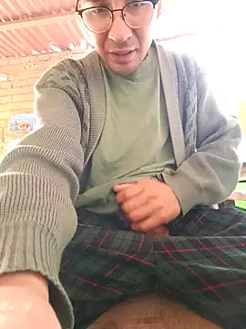 LecheDeSoya666 online show from 10/05/25, 07:37