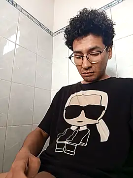 LecheDeSoya666 online show from 09/18/25, 09:07